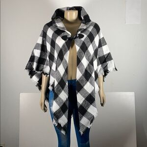 NWT Poncho/Cape Checkered Toggle Closure